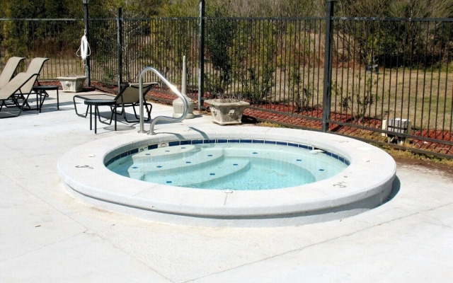 Colony Club M5 condo