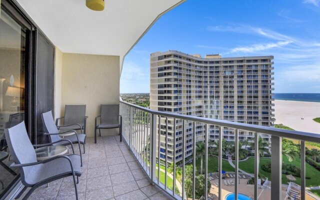 Beachfront Condo With Pool and Balcony Facing Beach