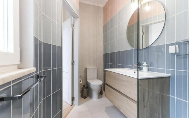 Vita Portucale ! Lisbon Design Apartment with Terrace