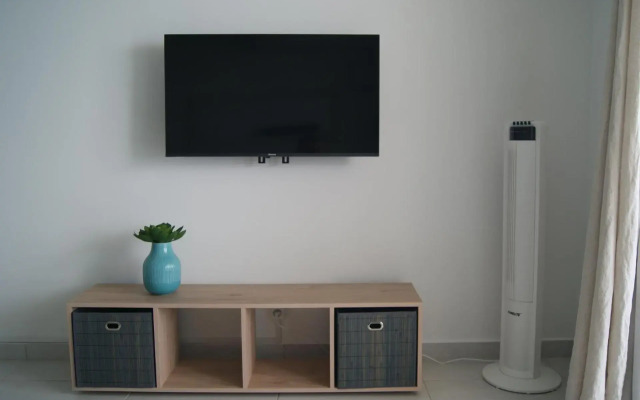 Grand Studio « Blue Sunset » mer, plage, piscine.