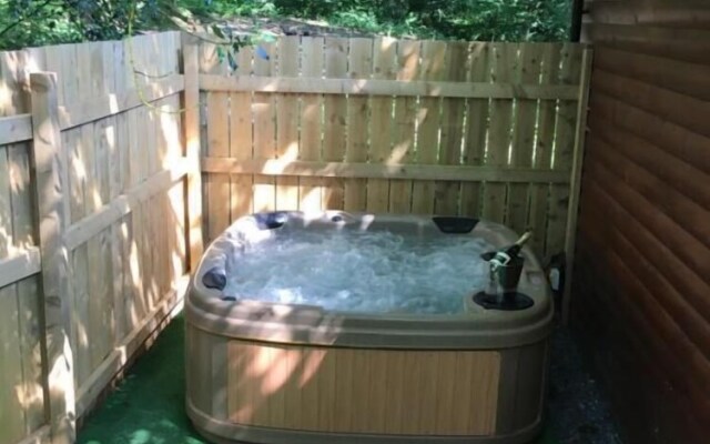 Wren 23 Hot Tub