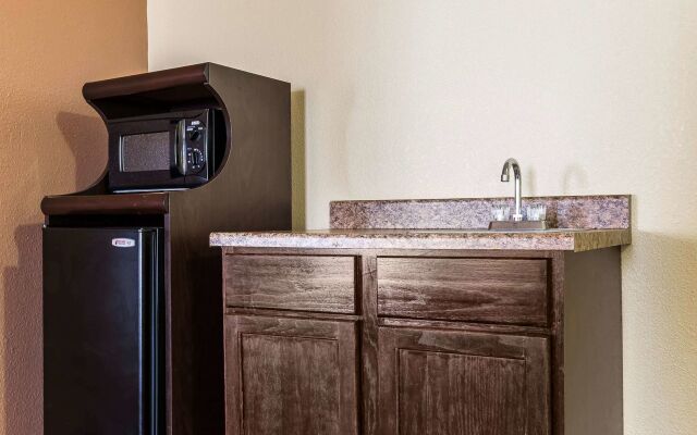 Quality Inn & Suites Bloomington University Area