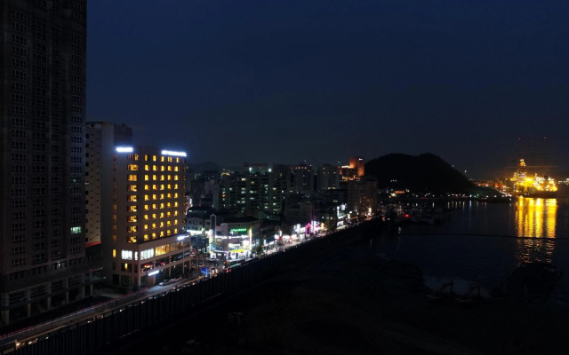 Geoje Art Nouveau Suite Hotel