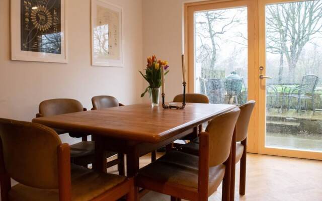 Stunning Canal Side 3 Bedroom House in East London