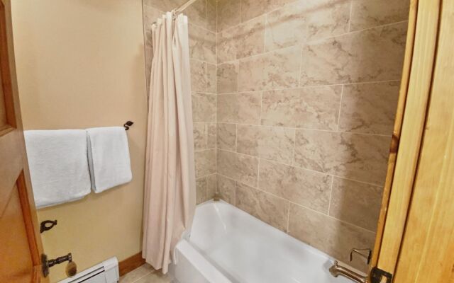 Settlers 2 Bedroom Condo by RedAwning