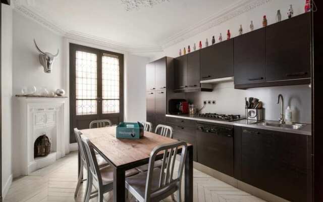 Amazing and Modern Flat for 6 in Le Marais