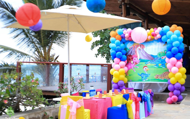 Travellers Beach Hotel & Club