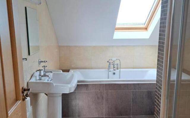 Glenmore House - ROOM ONLY