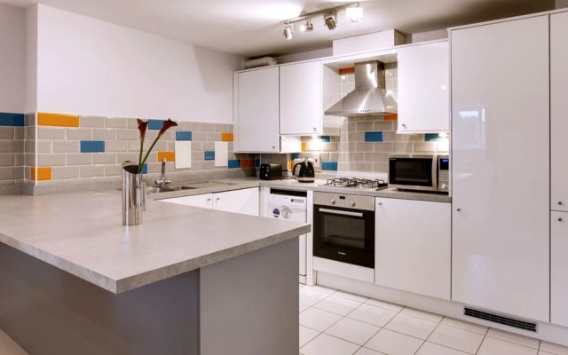 BookedUK - Penthouse 3 Bedroom Apartment