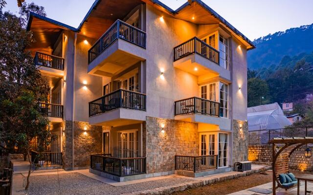 Moustache Bhimtal Luxuria, Nainital