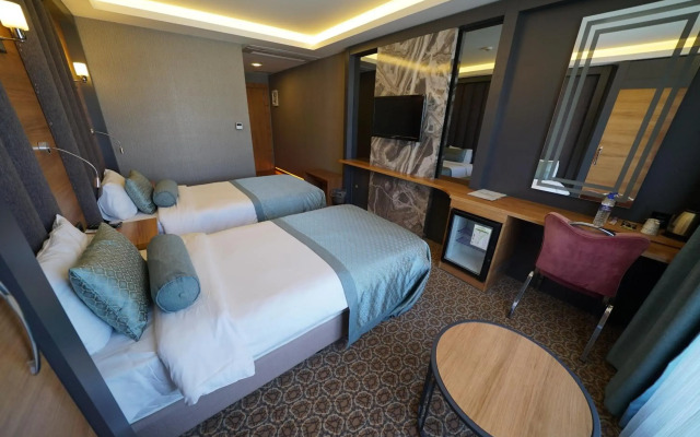 Green Prusa Hotel