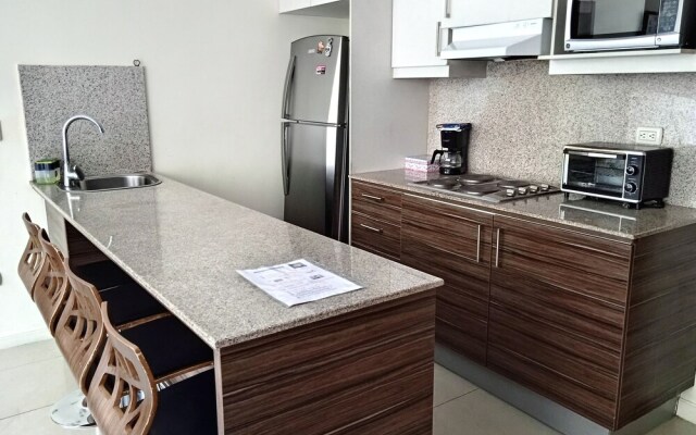 Luxury Suites Riverfront GYE