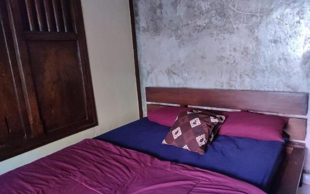Wave and Chill House Hostel Raya Canggu