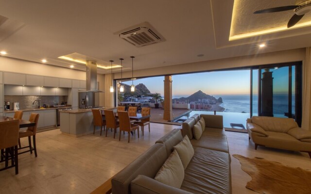 Great Cabo Location for Large Group at Villa Jade de Law