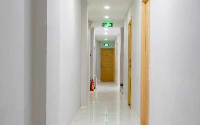 Lá Phú Nhuận Hotel Airport