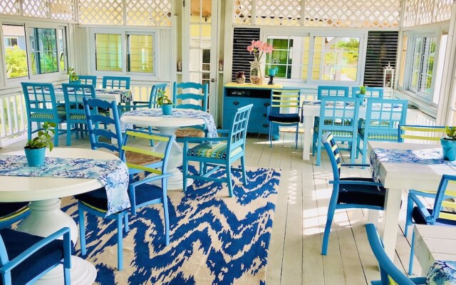 Rollezz Villas Beach Resort