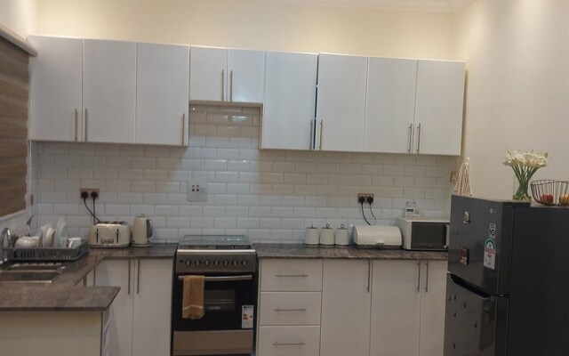 Beautiful 2-bed Apartment in Akright City Bwebajja