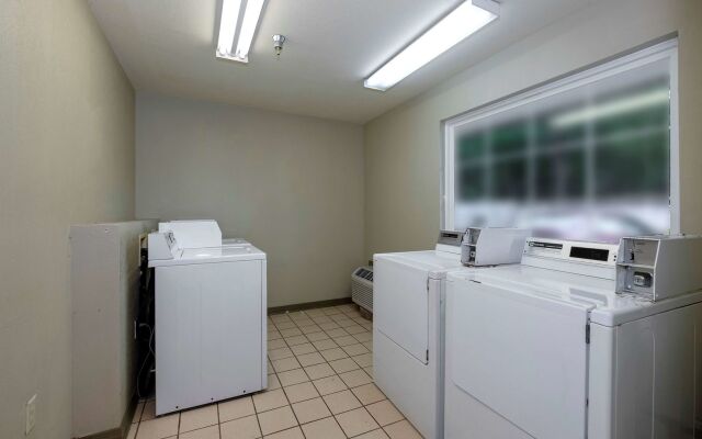 Red Roof Inn PLUS+ Hammond