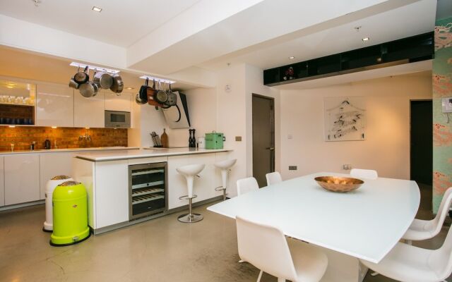 Modern 3 Bedroom Apartment In Soho