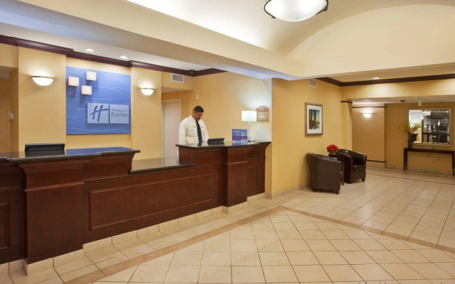 Holiday Inn Express Hotel & Suites River Park by IHG