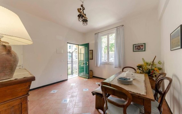 Altido Pretty House in Vernazza Middle Apartment