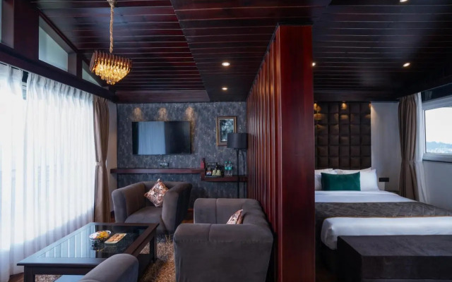 The West Gate Posada By Summit