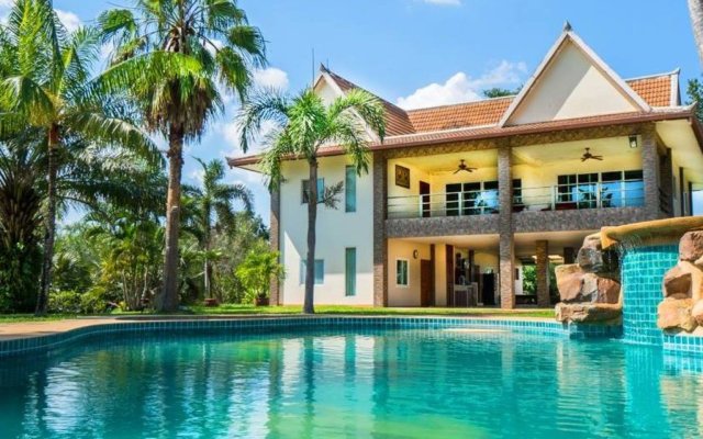 Capital O916 Chill Chill D Pool Villa