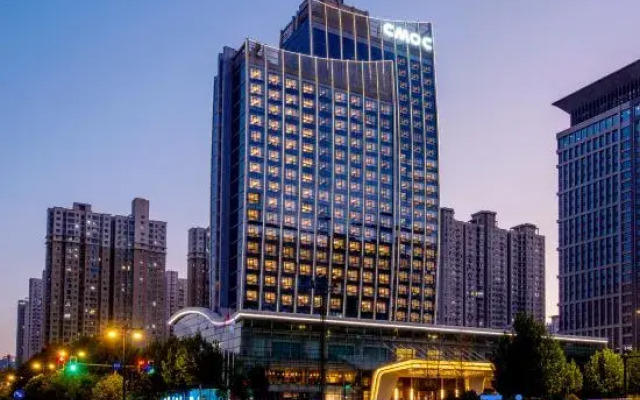 International  Hotel.LuoYang