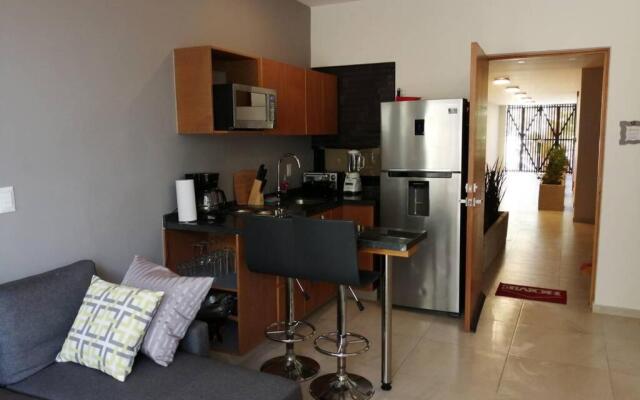 Modern 1 bedroom suite by beach Great location!