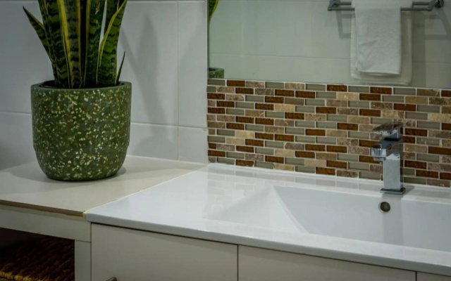 Savannah House – Bathroom – Cairns