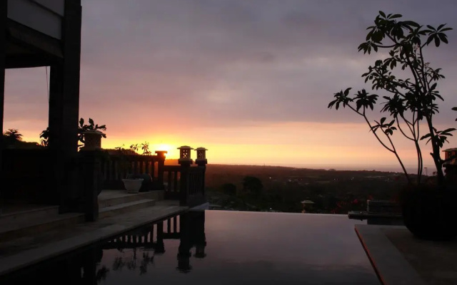 Villa Lebah