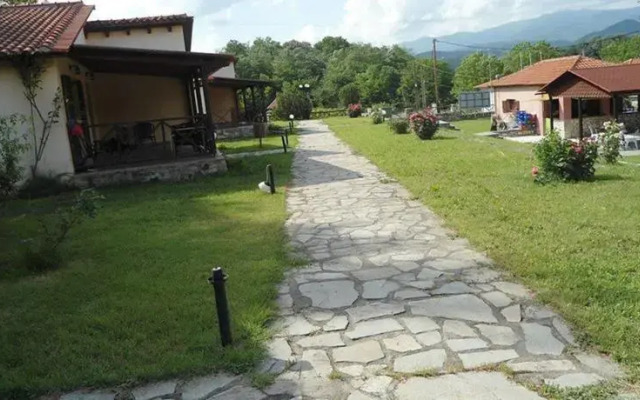 Iniohos Guesthouse