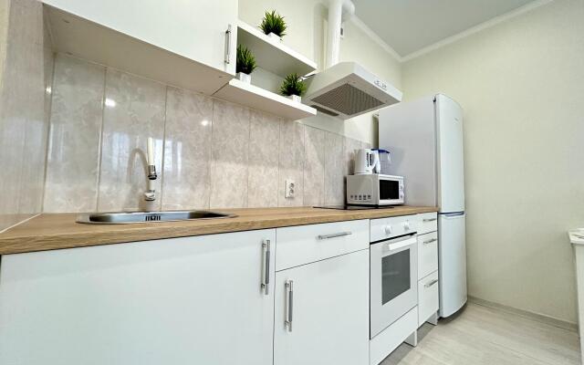 4 Сезона на улице Академика Сулейманова 12