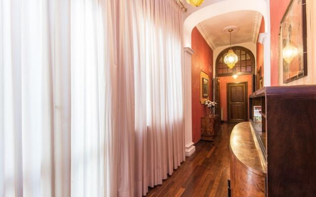 RSH Spanish Steps Luxury Apartment