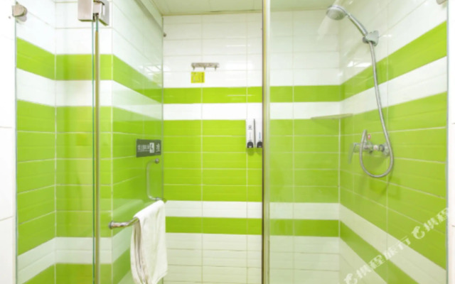 7Days Inn Chain Hotel (Beijing Tongzhou Universal Linheli Subway Station)