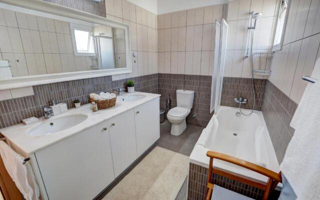 SunnyVillas: 3BR Super Cozy Villa☆Private Pool☆BBQ - Villa Falcon
