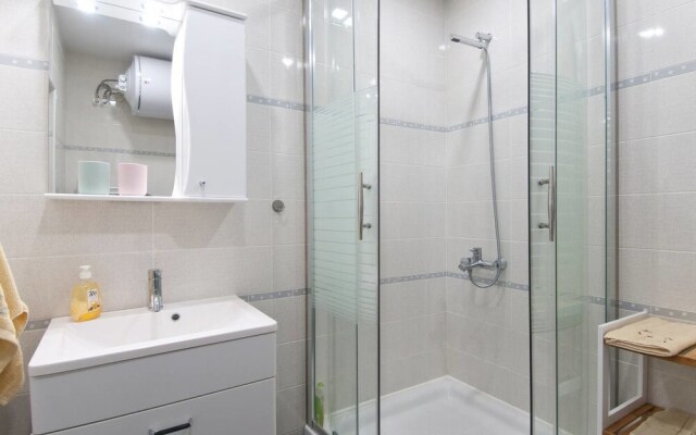 Fm Premium 1-Bdr Apartment - Banishora District