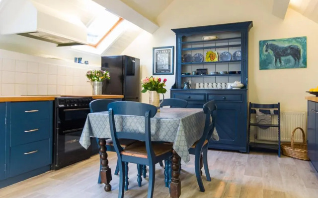 Cleo Gallery Apartments