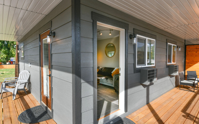 The Darmont Hotel and Suites