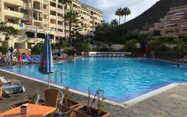 Tropic Apartments