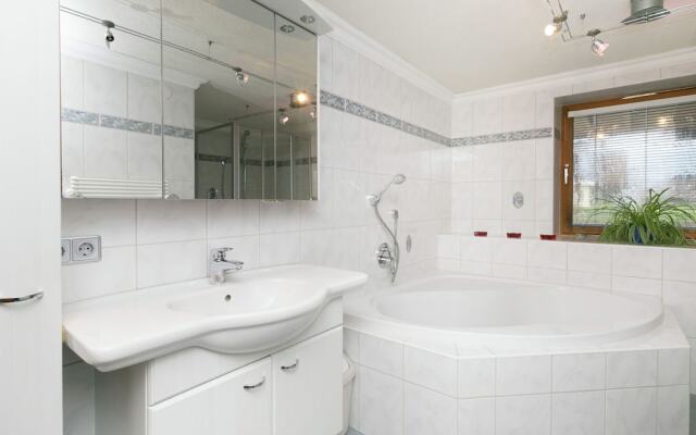Splendid Apartment in Uderns near Hochzillertal Ski Area