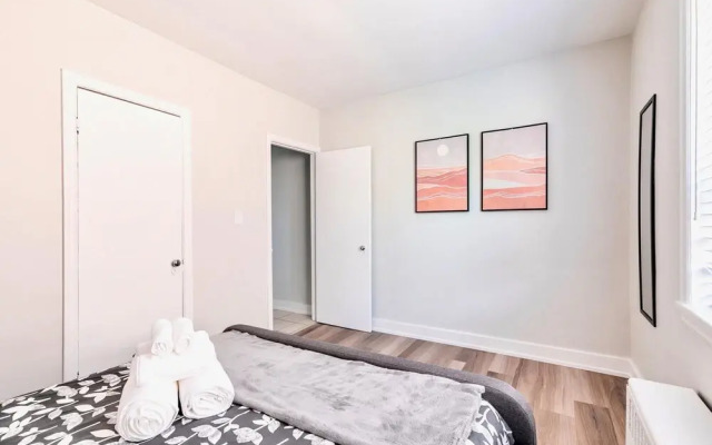 Spacious 1BR Apt With Queen Bed and Netflix Near Downtown