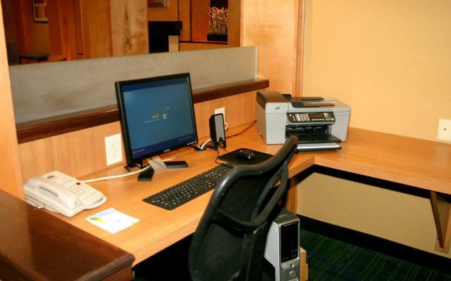 Fairfield Inn & Suites Fairmont