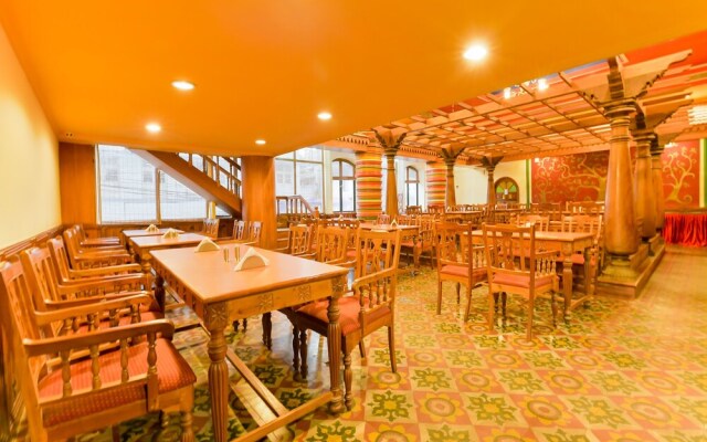 OYO 15247 New Woodlands Hotel
