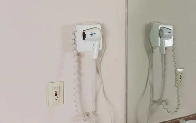 Excellence Express & Suites