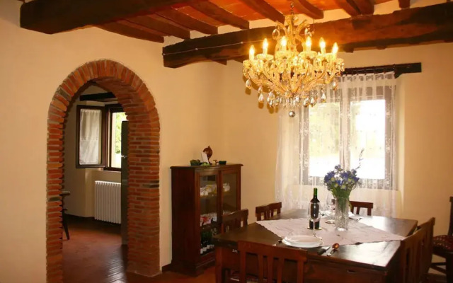 Stunning private villa for 6 guests with private pool, TV, pets allowed and parking