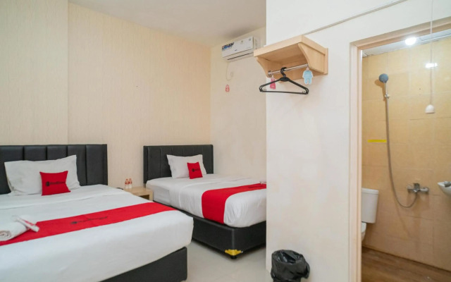 OYO 1293 Dei Residence Arjosari