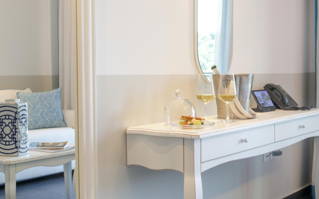 Avaton Luxury Beach Resort - Relais & Chateaux