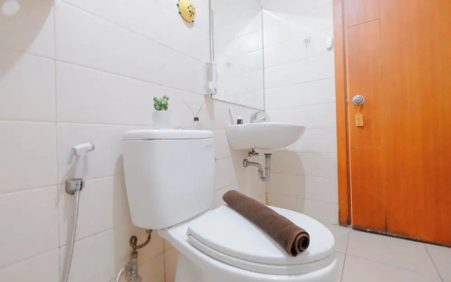 Good Location 2Br Apartment At Woodland Park Residence