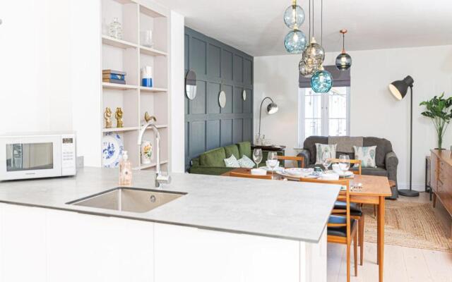 10 Tivoli Mews - By Luxury Apartments
